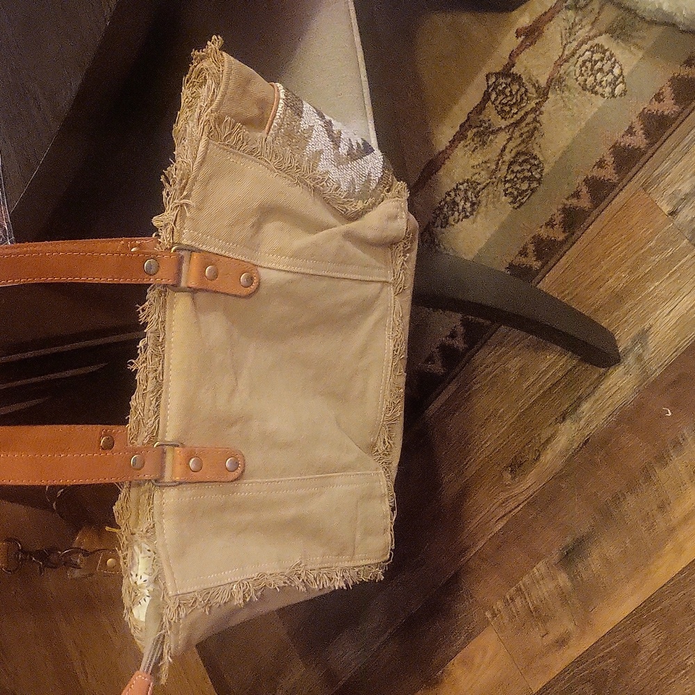 Myra Bag - Picture 3 of 6